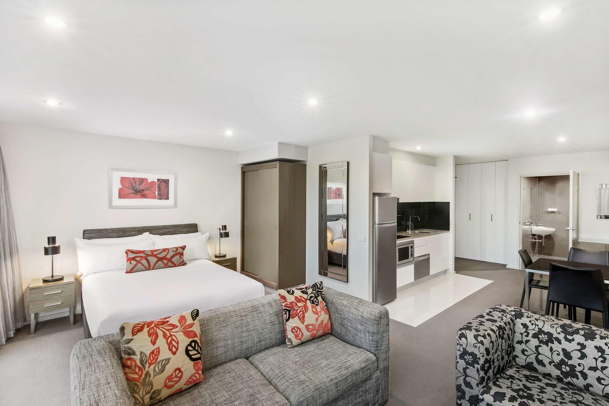 Adina Serviced Apartments Canberra Dickson Экстерьер фото